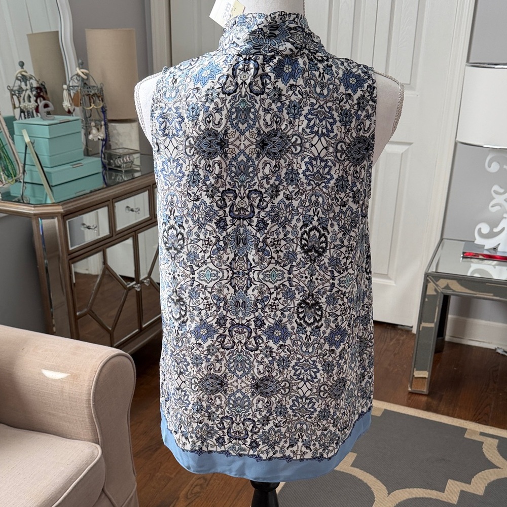Max Studio Blue & White Patterned Women's Top Size Small NWT - Picture 2 of 5
